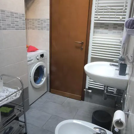 Stall Lonc Apartment *